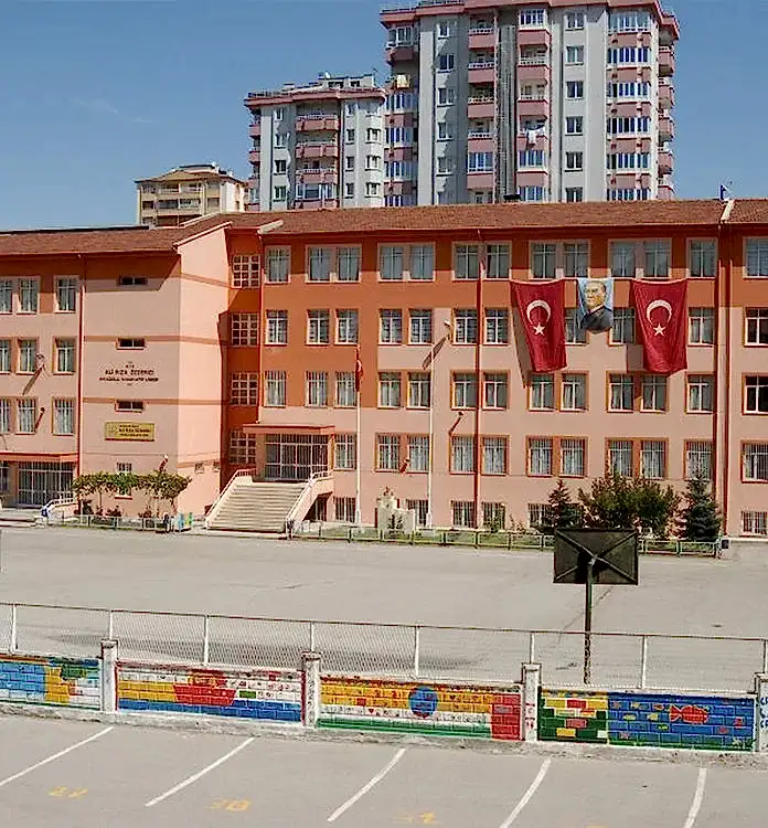 ali-riza-ozdereci-kiz-anadolu-imam-hatip-lisesi